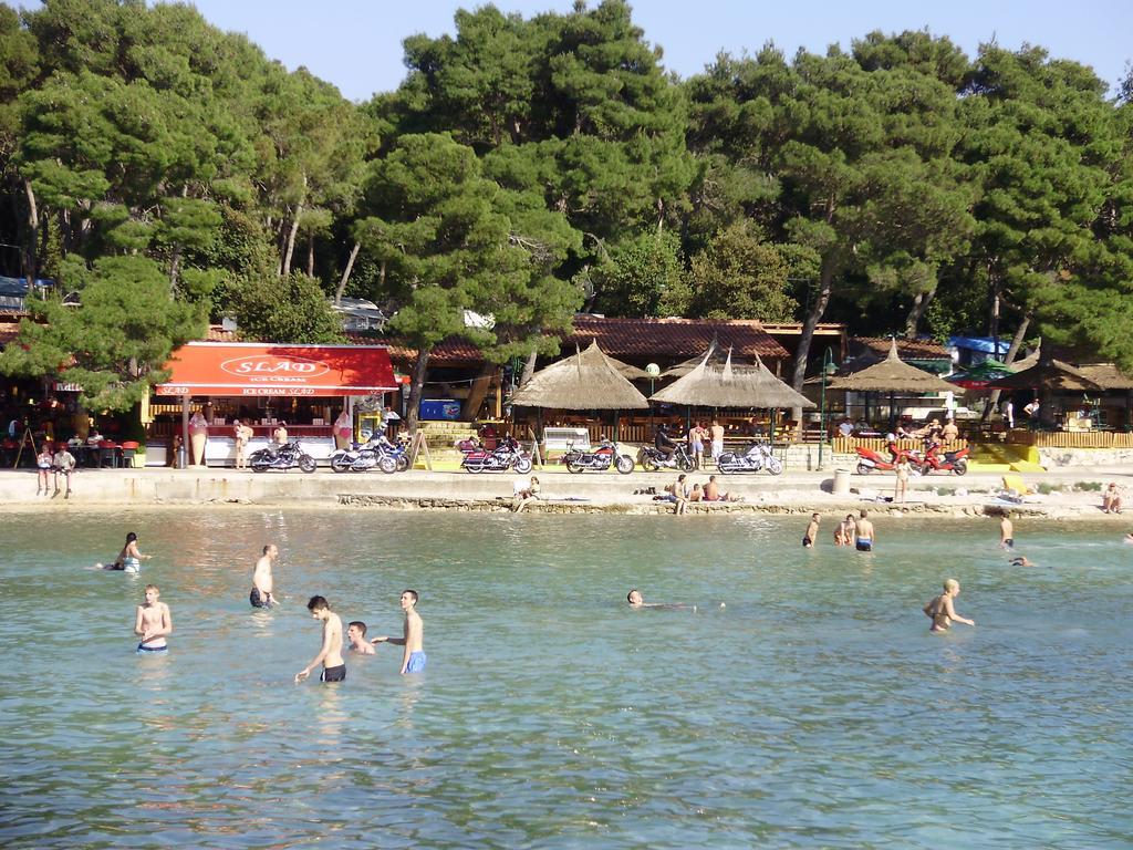 Apartments Batarilo Biograd Na Moru Eksteriør billede
