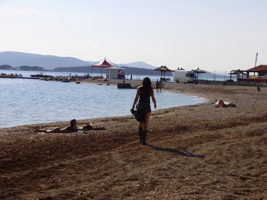 Apartments Batarilo Biograd Na Moru Eksteriør billede