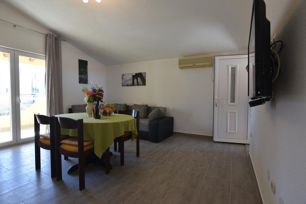 Apartments Batarilo Biograd Na Moru Eksteriør billede