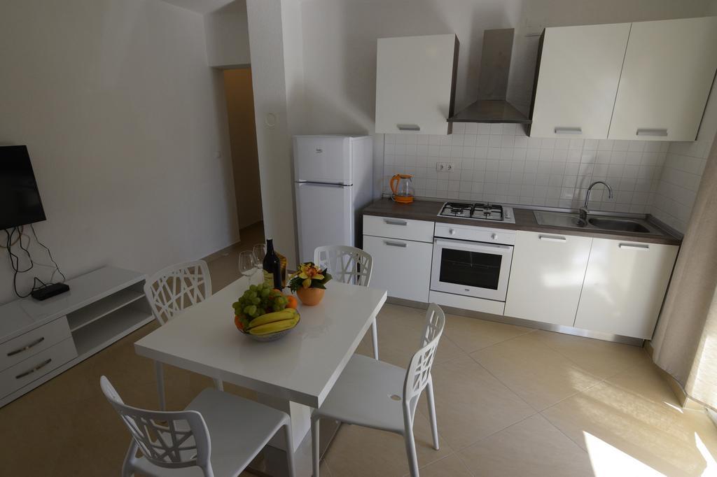 Apartments Batarilo Biograd Na Moru Eksteriør billede
