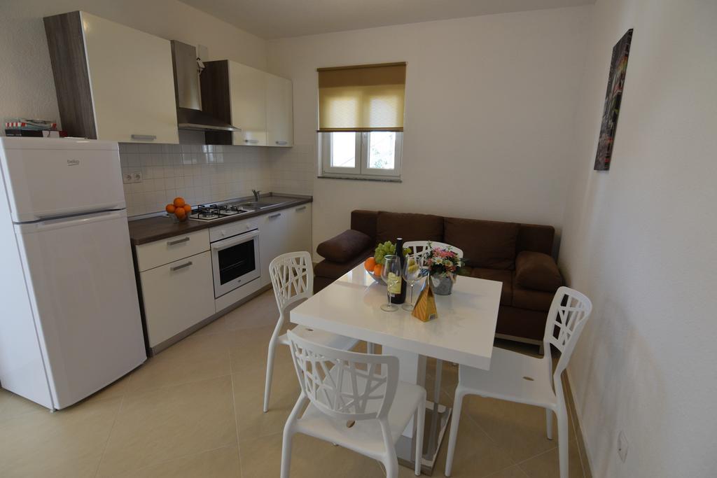 Apartments Batarilo Biograd Na Moru Eksteriør billede