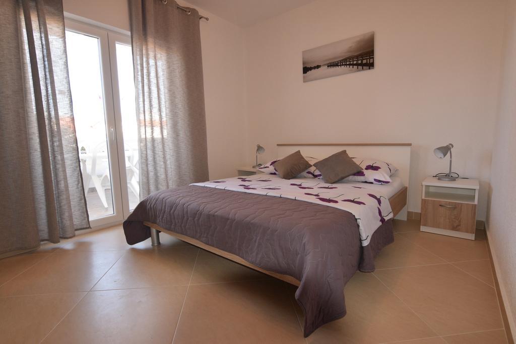 Apartments Batarilo Biograd Na Moru Eksteriør billede