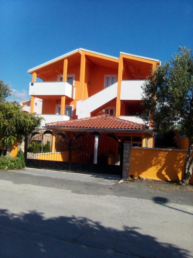 Apartments Batarilo Biograd Na Moru Eksteriør billede